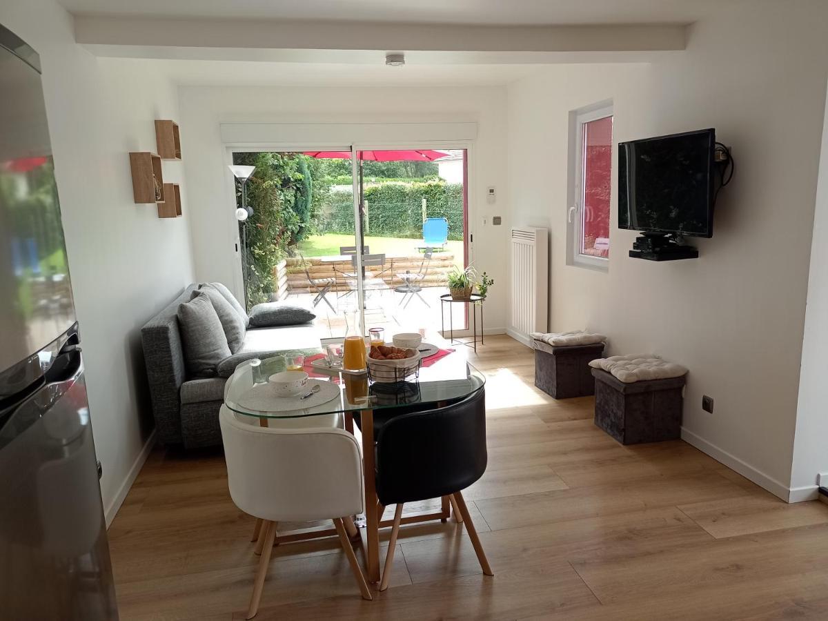 Charmante Maison Pres De Dieppe Offranville Esterno foto